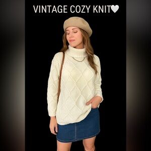 Valerie Stevens Vintage Cable Knit Cream Wool Turtleneck Sweater 90s